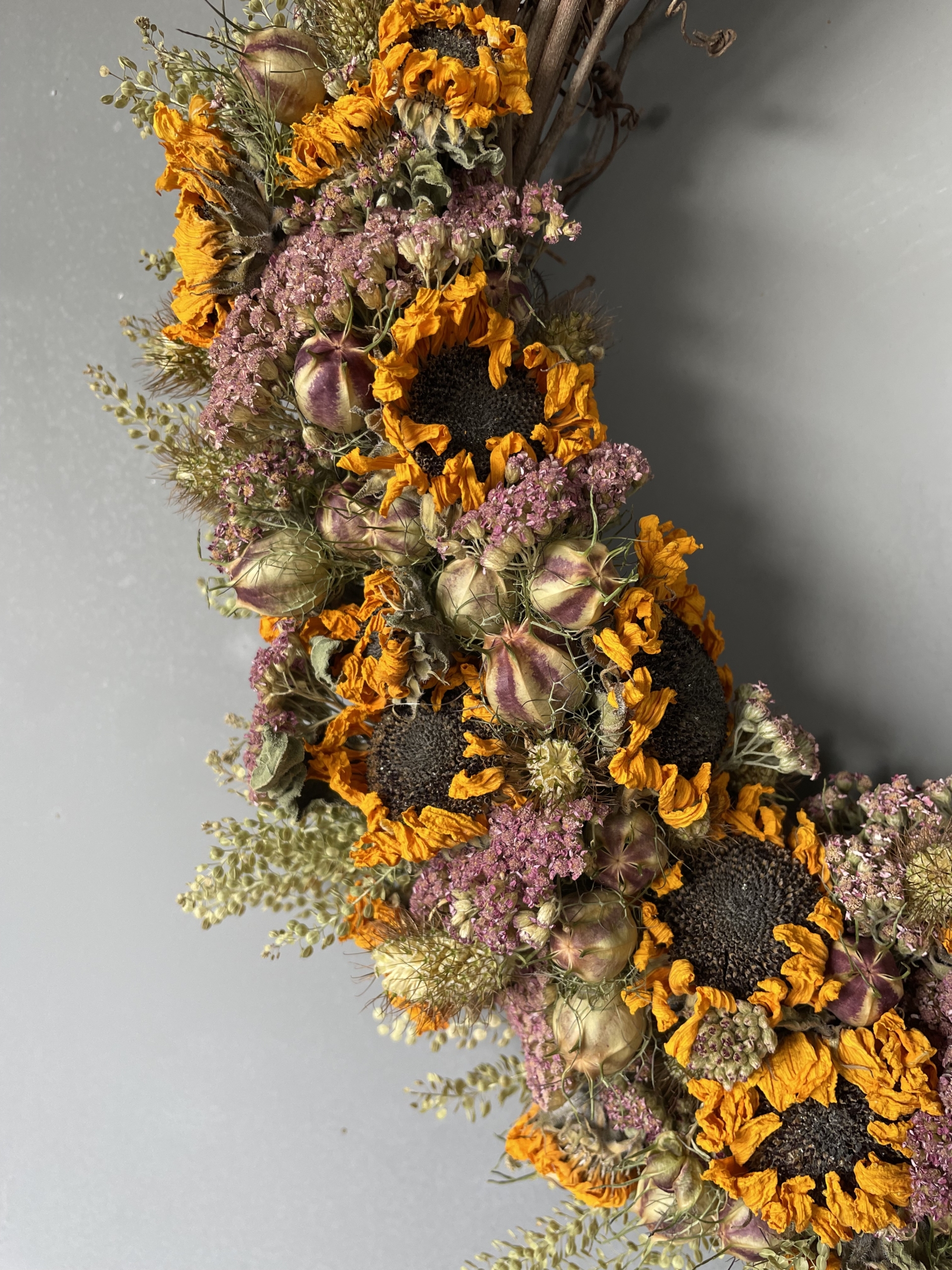 dried wreath, dried flowers, sunflower wreath